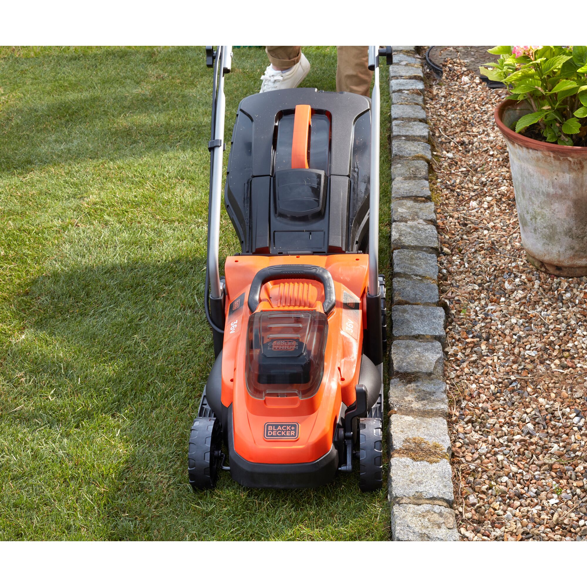 Black and decker best sale cordless lawn mower 36v