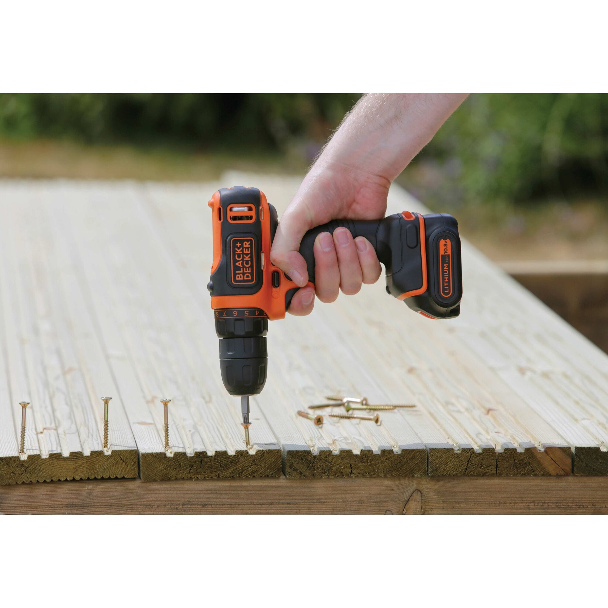 Black and decker 12v best sale impact driver