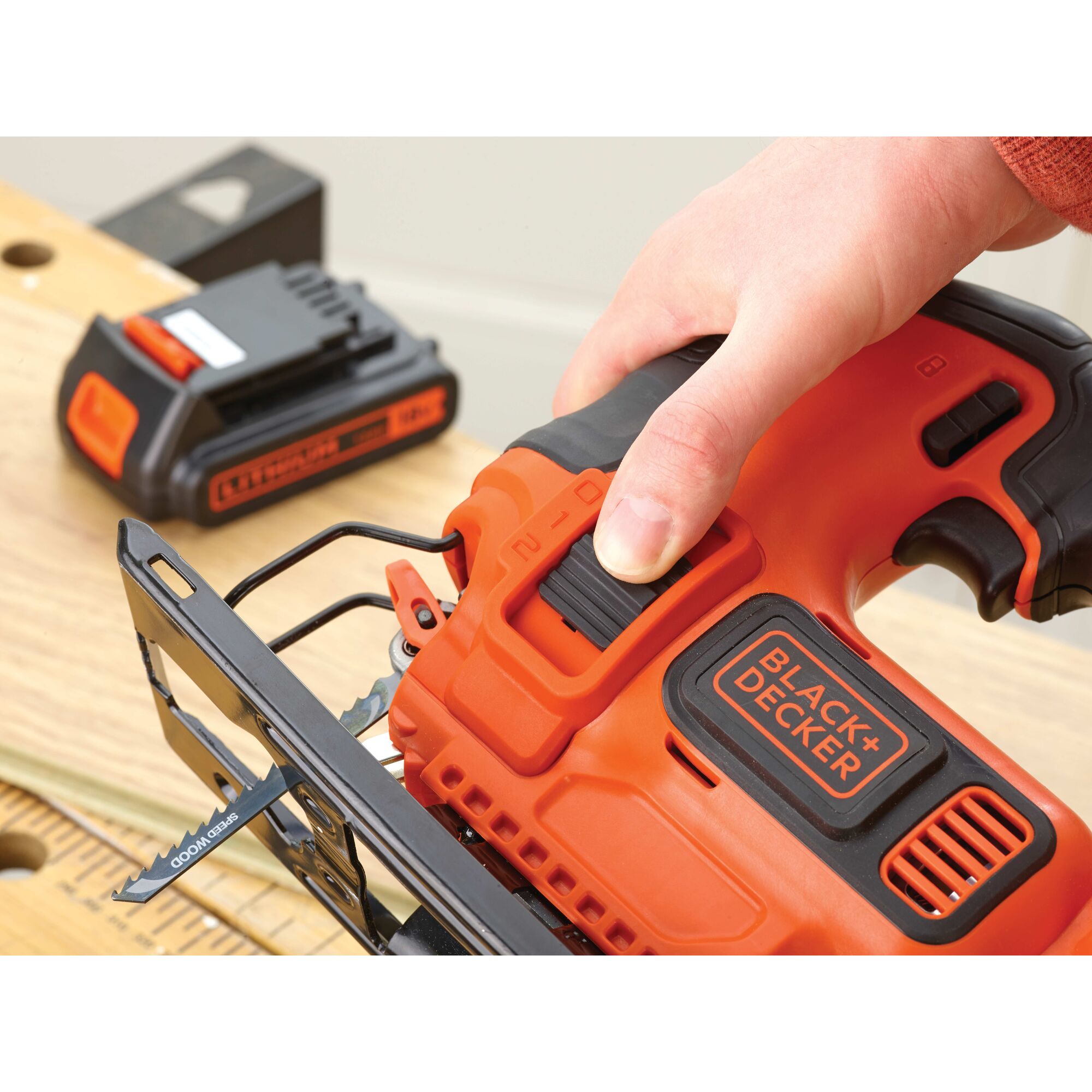 18V Cordless Pendulum Jigsaw BLACK DECKER