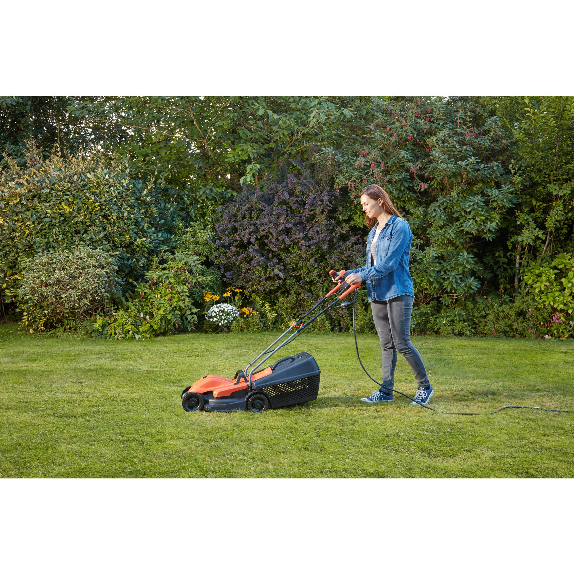 Black and decker 1200w best sale hover mower