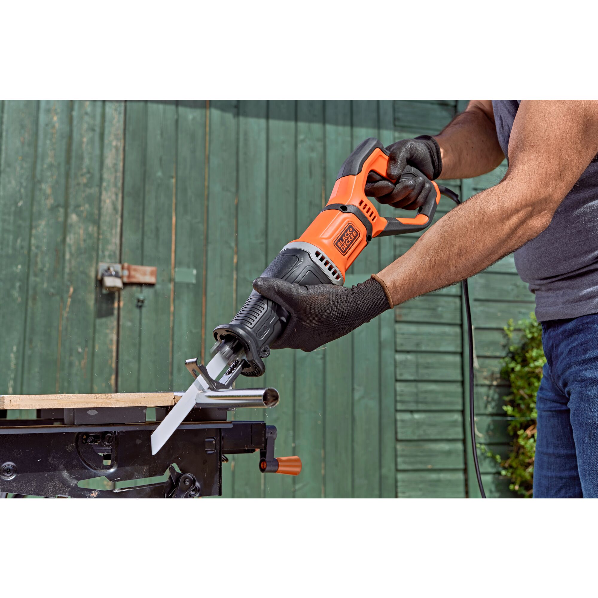 Black and decker 2025 corded reciprocating saw