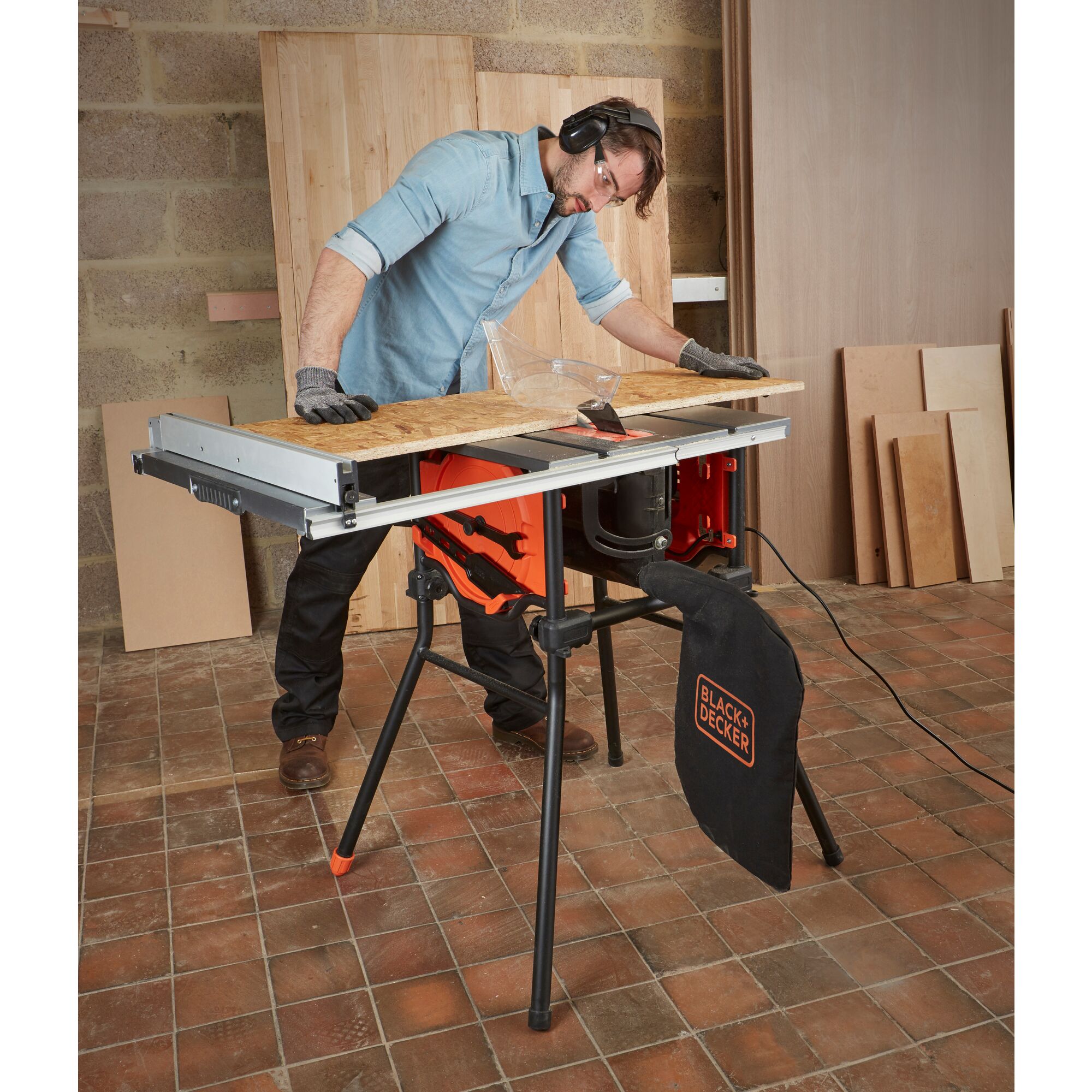 Black and decker table shop saw