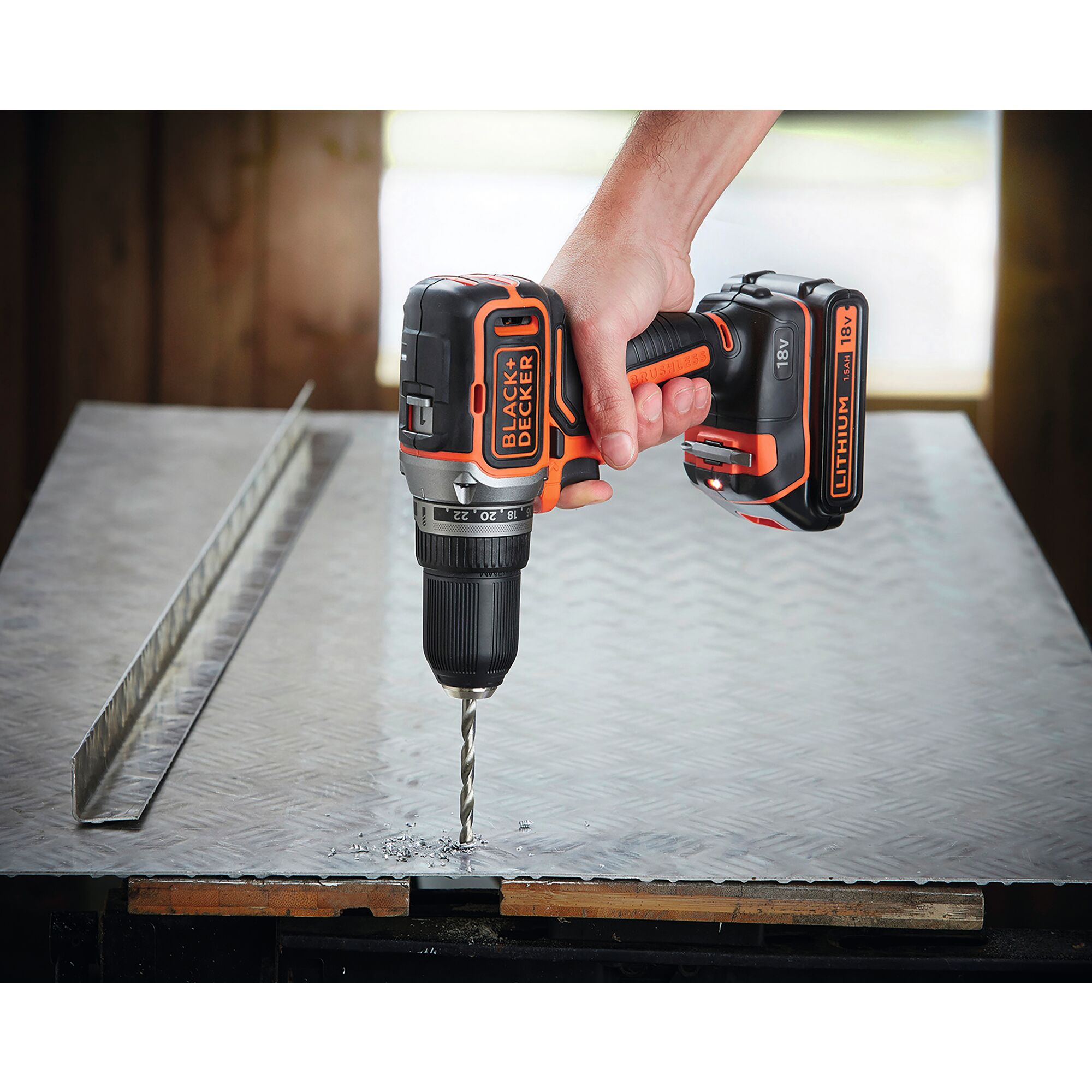 Black decker lithium 2.0 ah online 18v