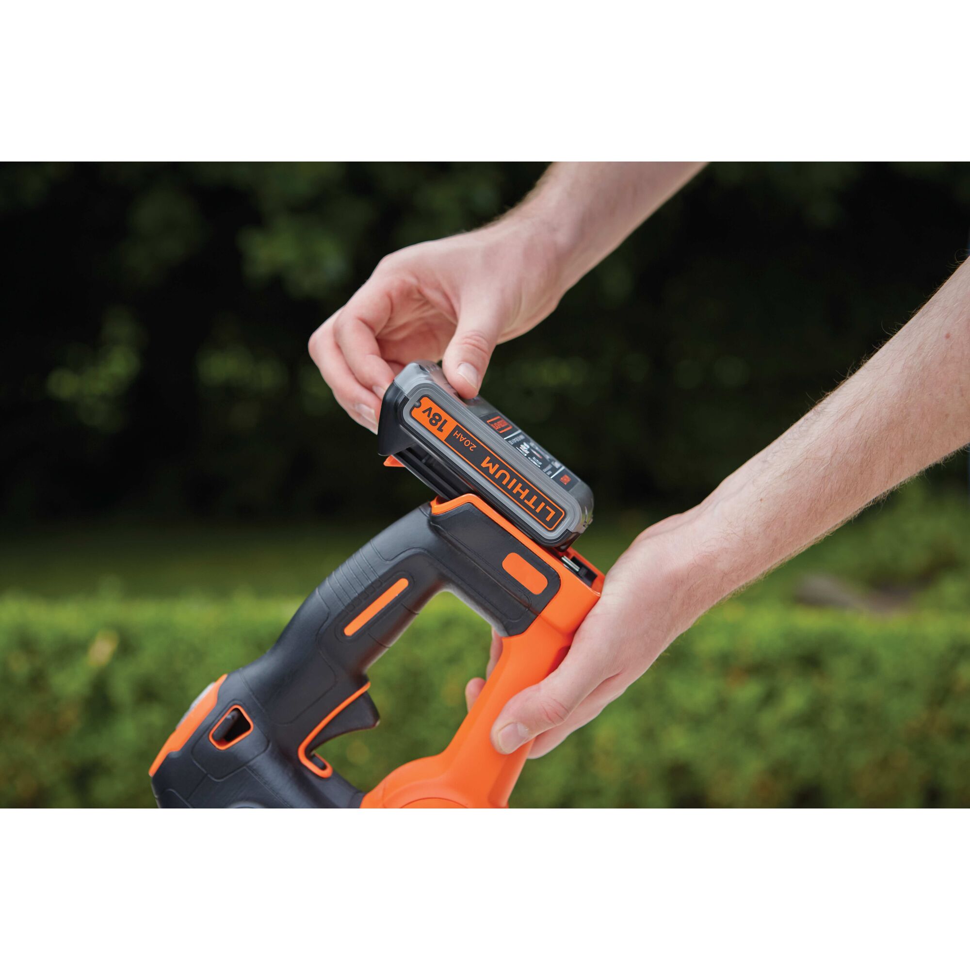 18V 45CM 2Ah POWERCOMMAND Hedge Trimmer BLACK DECKER